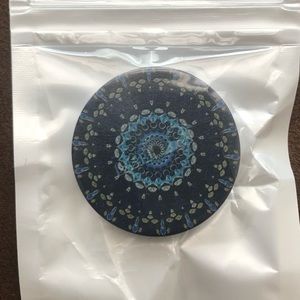 Blue kaleidoscope popsocket (NWOT)